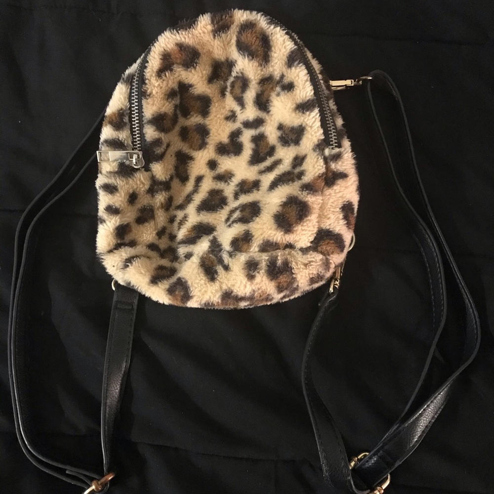 🐆🎒Cheetah Print Mini Backpack 🎒🐆 - Picture 6 of 7